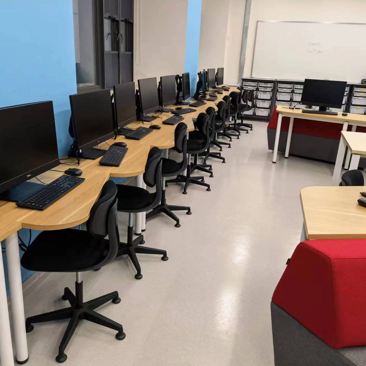Compact Ergonomic Desk Chair – Space-Saving & Stylish for Home Office