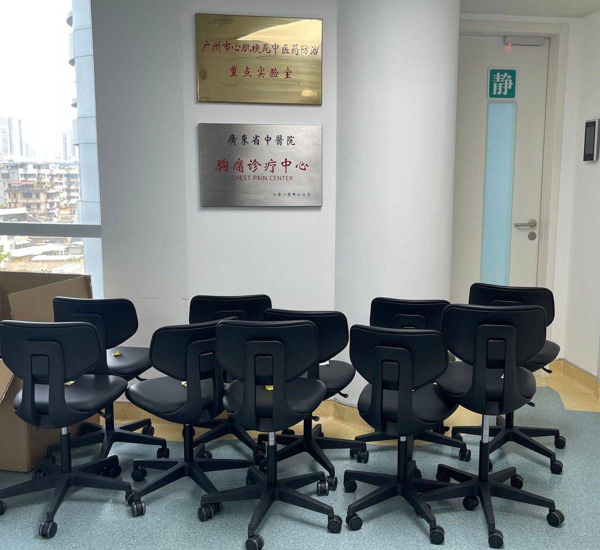 Compact Ergonomic Desk Chair – Space-Saving & Stylish for Home Office