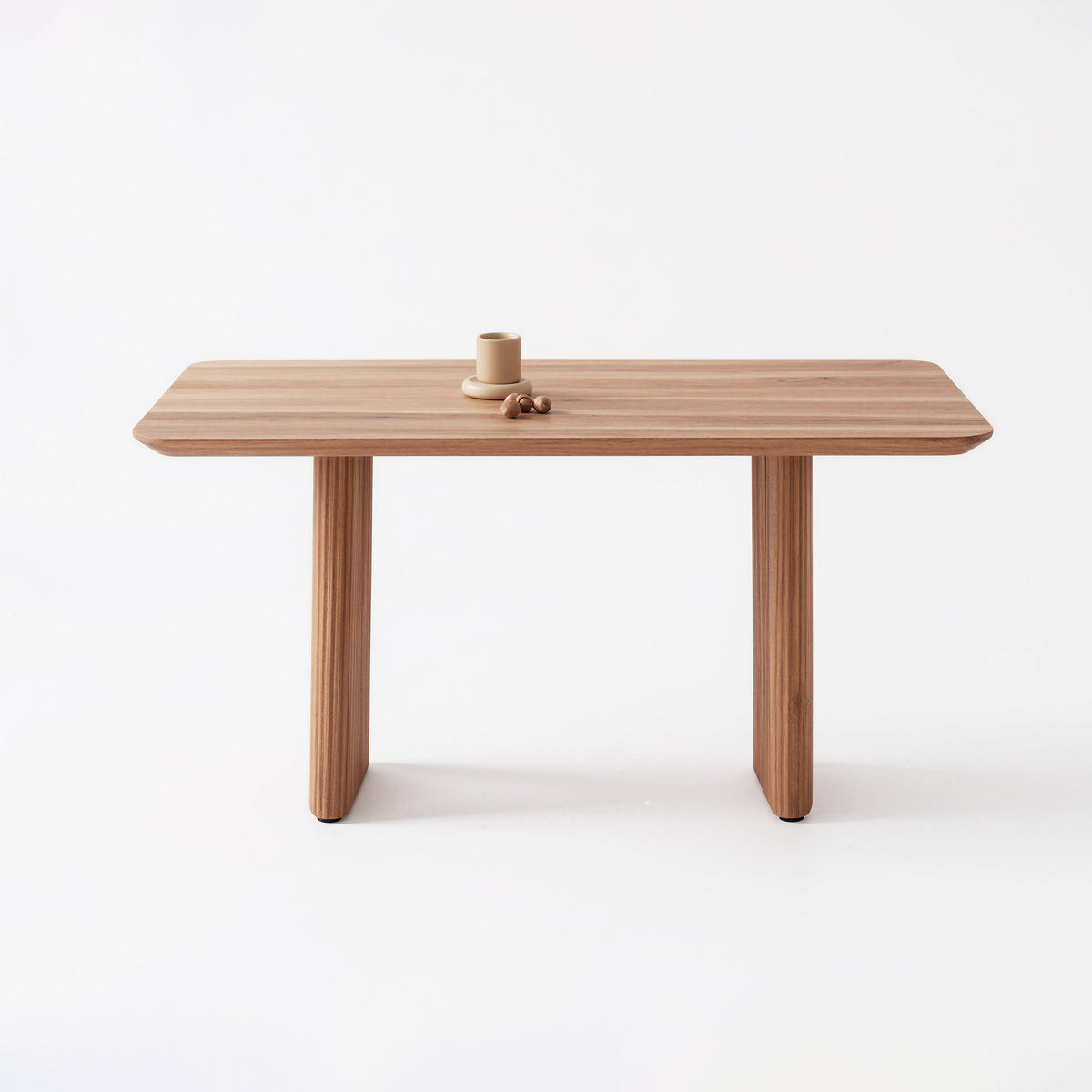 Natural Light Solid Wood Dining Table for Apartment Dining Area MJ-CZ30